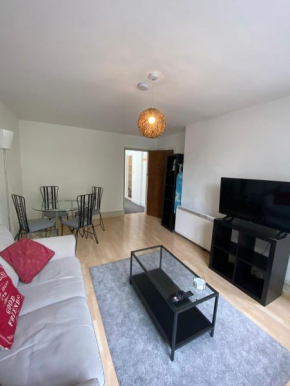 Remarkable 1-Bed Apartment in Putney Village